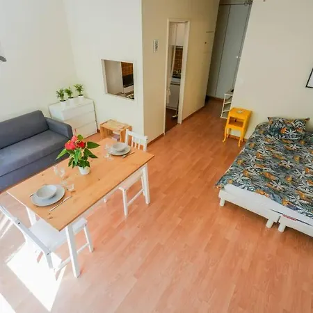 Appartamento 10th Arr Stylish Retreat Parigi